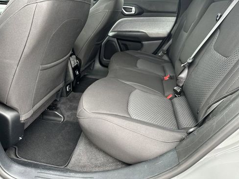 Used 2023 Jeep Compass Sport AWD/4WD image 29