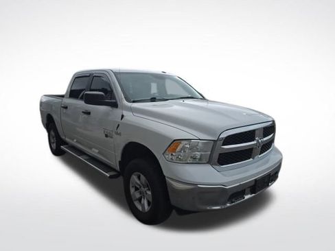 Used 2019 RAM 1500 Classic SLT image 4