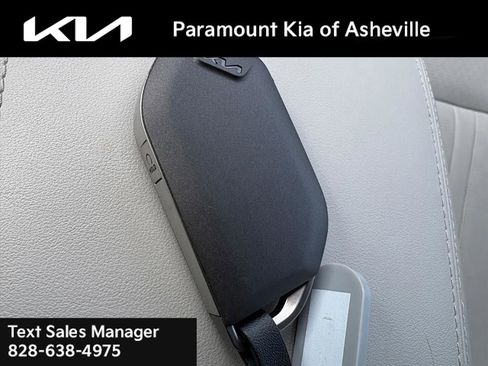 Used 2025 Kia Sorento EX image 27