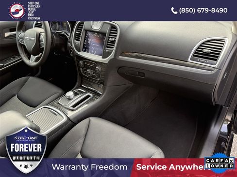 Used 2022 Chrysler 300 Touring image 37