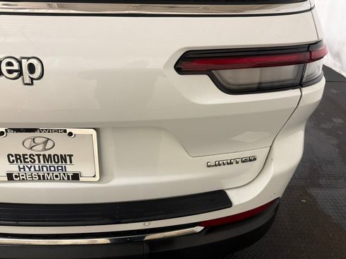 Used 2022 Jeep Grand Cherokee L Limited image 11