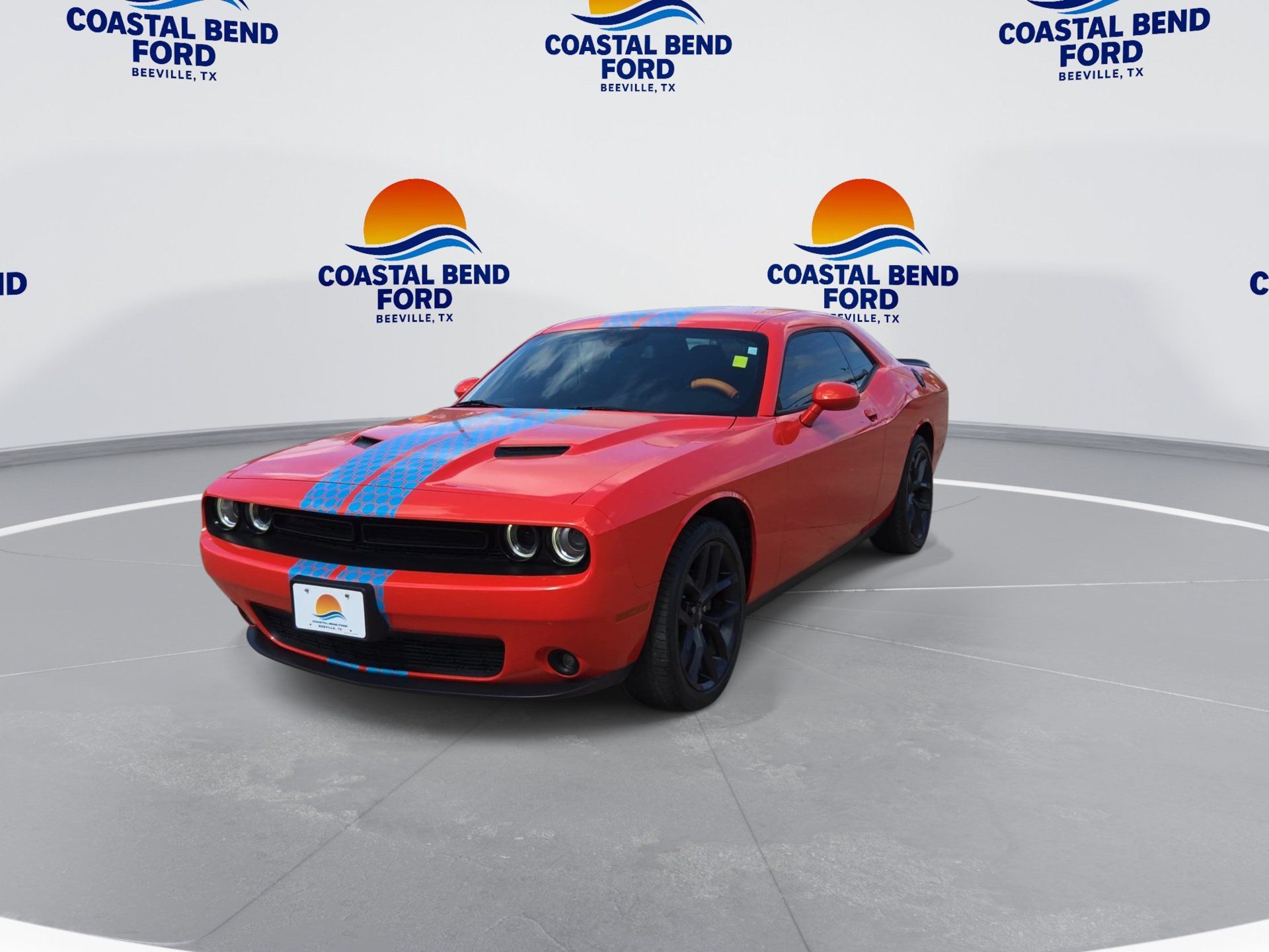 Used 2021 Dodge Challenger SXT w/ Blacktop Package RWD image 3