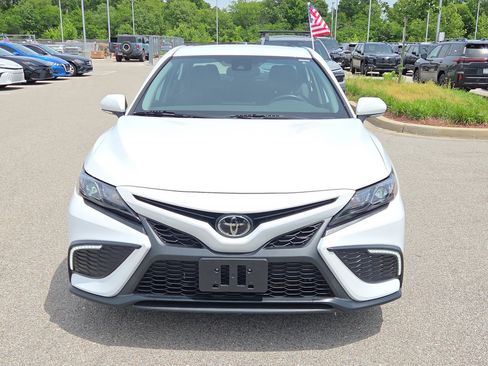 Used 2024 Toyota Camry SE w/ Convenience Package FWD image 8