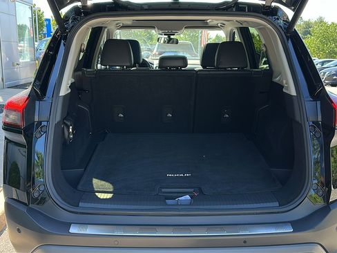 Certified 2023 Nissan Rogue SV AWD/4WD image 6