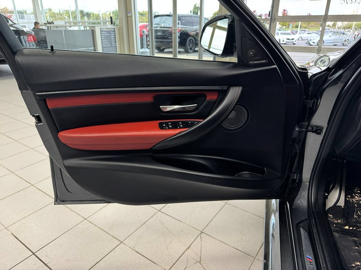 Used 2018 BMW M3 RWD image 13