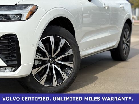 Certified 2025 Volvo XC60 B5 Plus image 9
