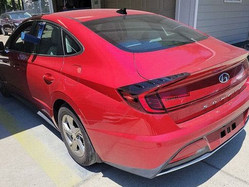 Used 2022 Hyundai Sonata SE FWD image 2