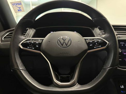 Used 2022 Volkswagen Tiguan SE R-Line AWD/4WD image 11