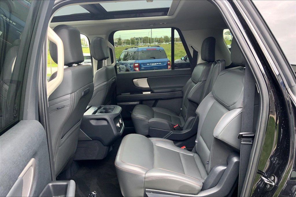 Used 2025 Ford Expedition Max Active AWD/4WD image 11