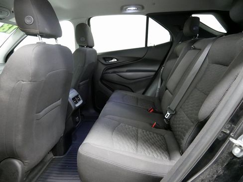 Used 2018 Chevrolet Equinox LT image 16