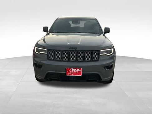 Used 2021 Jeep Grand Cherokee Laredo X image 2