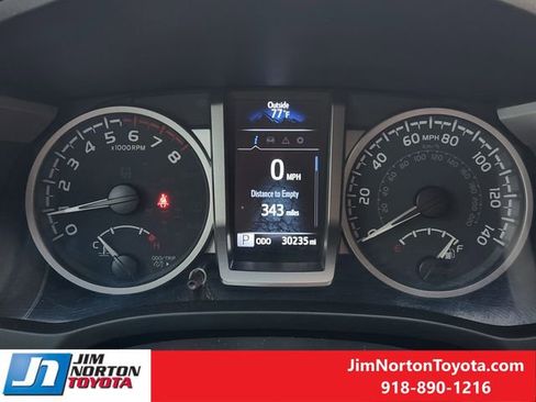 Used 2022 Toyota Tacoma SR5 RWD image 17