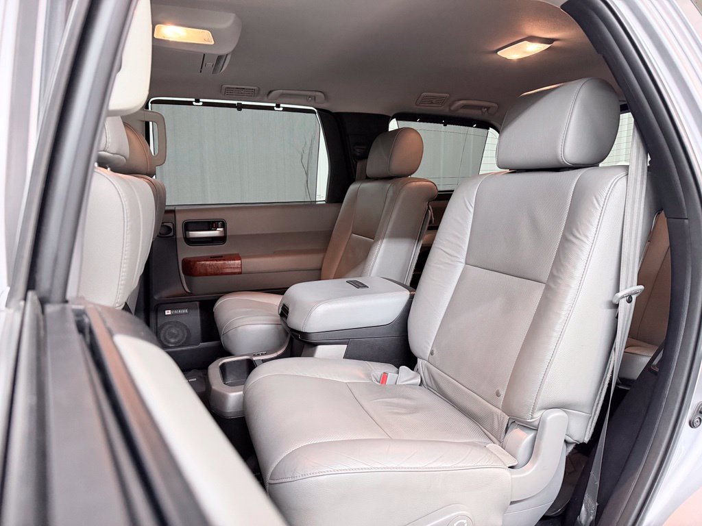 Used 2018 Toyota Sequoia Platinum AWD/4WD image 35