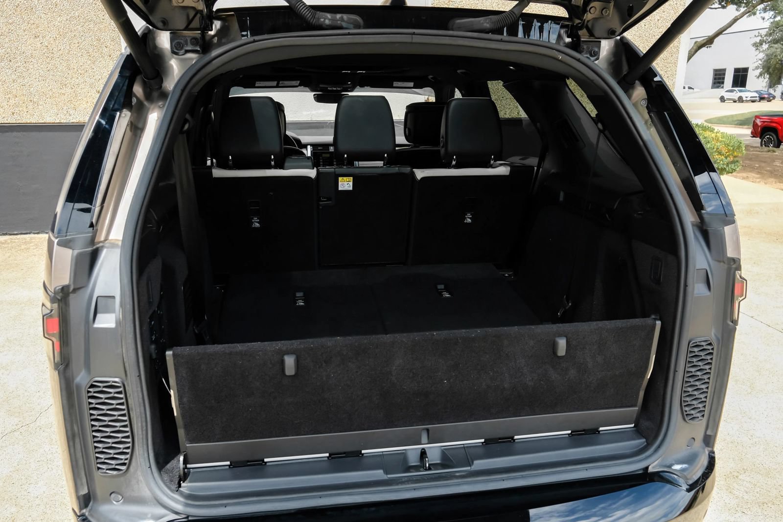 Used 2021 Land Rover Discovery HSE R-Dynamic AWD/4WD image 66