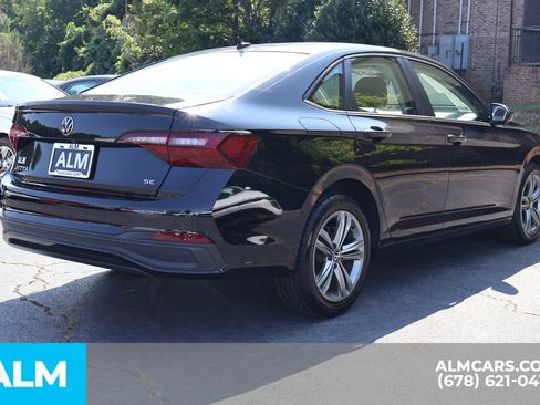 Used 2024 Volkswagen Jetta SE FWD image 5