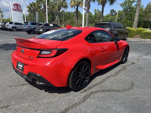 Used 2024 Toyota GR86 Premium image 10