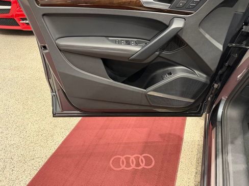Used 2019 Audi Q5 2.0T Premium Plus w/ Premium Plus Package image 19