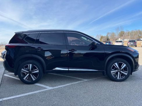 Used 2021 Nissan Rogue Platinum image 7