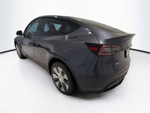 Used 2023 Tesla Model Y Long Range image 5