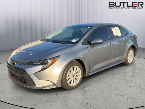 Certified 2023 Toyota Corolla LE w/ LE Convenience Package FWD image 2