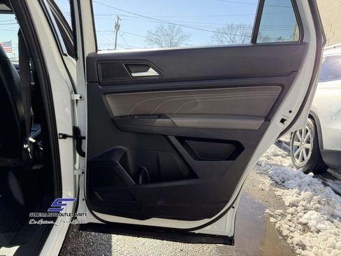 Used 2022 Volkswagen Atlas Cross Sport SE image 20