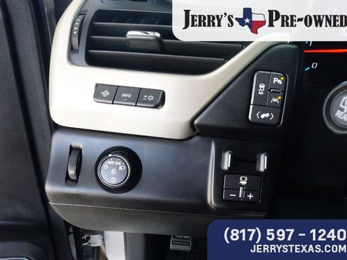 Used 2019 GMC Yukon XL Denali image 15