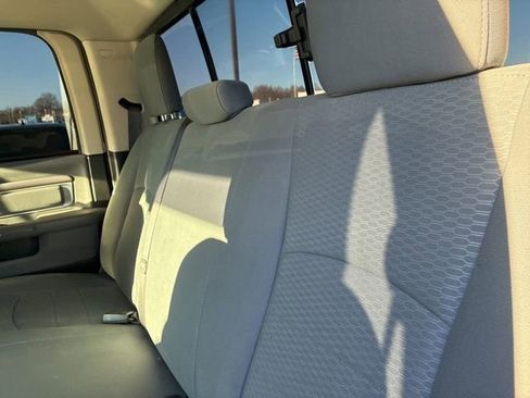 Used 2019 RAM 1500 Classic SLT image 9