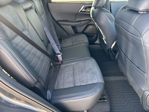 New 2026 Mitsubishi Outlander SE image 26