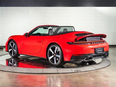Certified 2025 Porsche 911 Carrera T RWD image 12