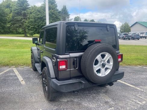 Used 2022 Jeep Wrangler Sport AWD/4WD image 4