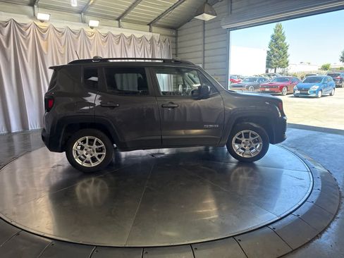Used 2021 Jeep Renegade Latitude w/ Convenience Group AWD/4WD image 4