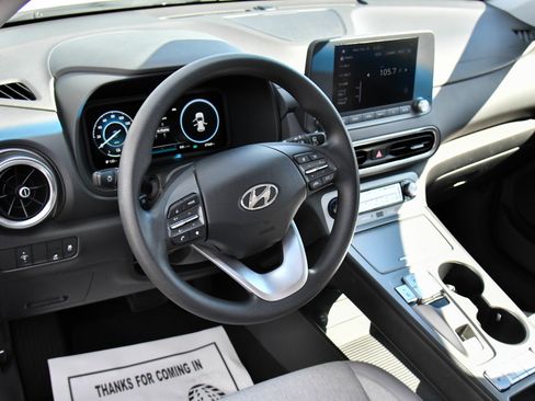 Used 2023 Hyundai Kona SE image 16