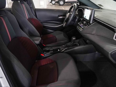 Used 2025 Toyota Corolla SE FWD image 11