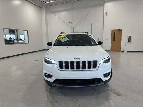 Used 2022 Jeep Cherokee Limited AWD/4WD image 3