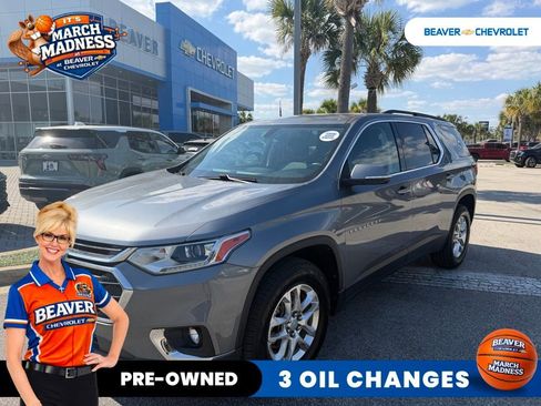 Used 2021 Chevrolet Traverse LT image 1