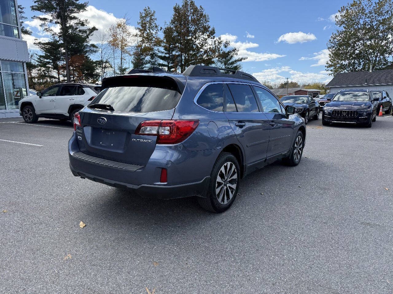 Used 2016 Subaru Outback 2.5i Limited AWD/4WD image 9