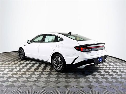 Certified 2025 Hyundai Sonata Limited image 6