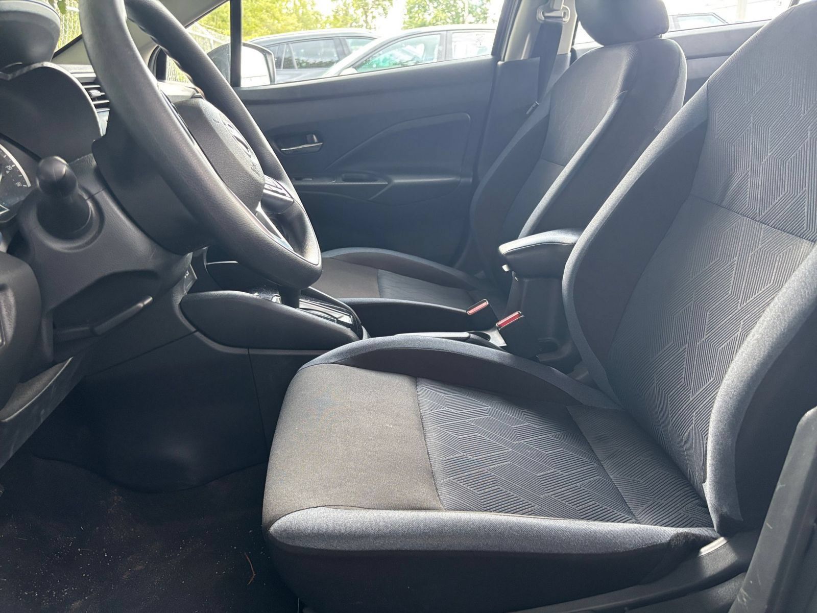 Used 2025 Nissan Versa SV FWD image 24