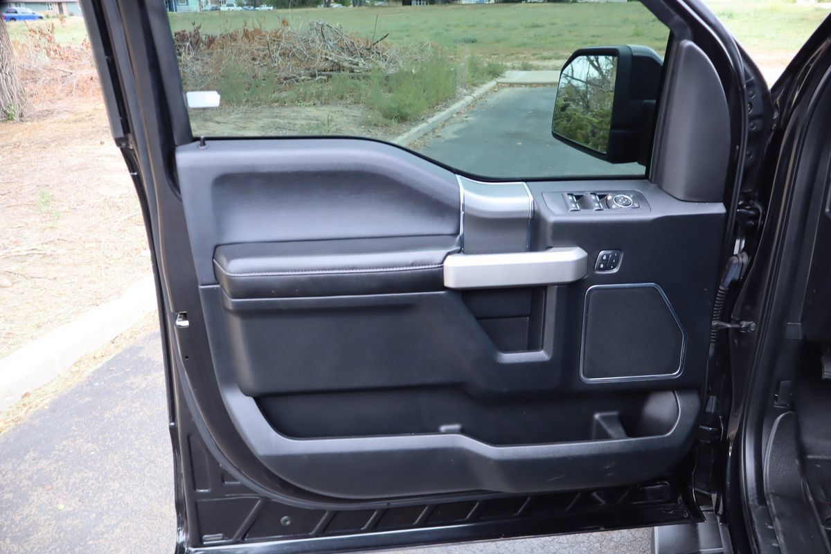 Used 2015 Ford F150 Lariat AWD/4WD image 23