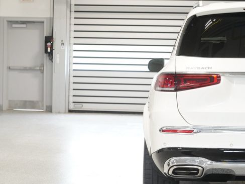 Certified 2023 Mercedes-Benz Maybach GLS 600 4MATIC image 9