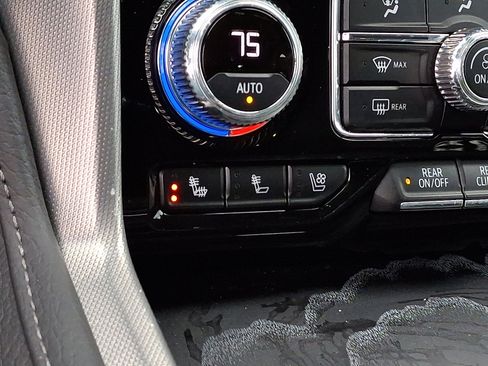 Used 2023 GMC Yukon Denali image 27