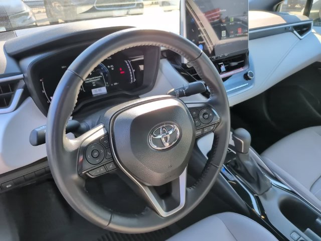 Used 2025 Toyota Corolla SE w/ SE Premium Package FWD image 25