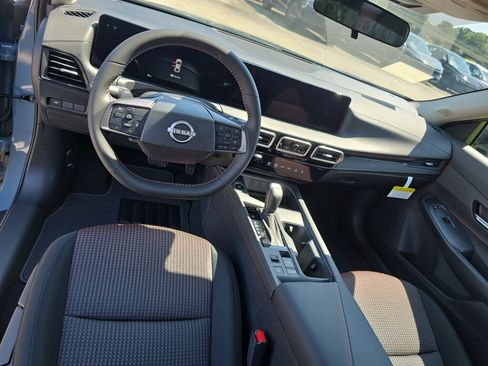 New 2026 Nissan Sentra SR FWD image 4