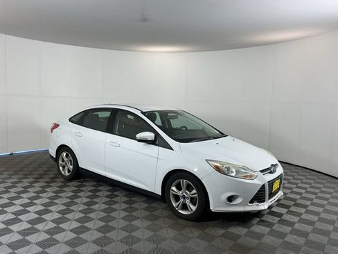 Used 2014 Ford Focus SE FWD image 3