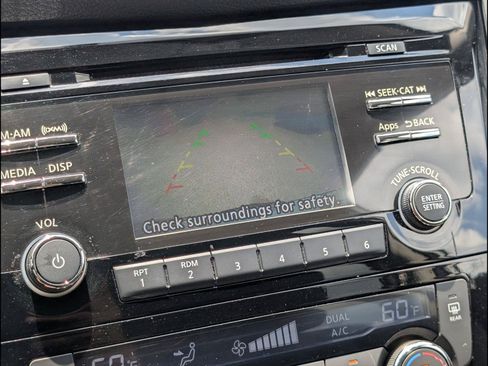 Used 2016 Nissan Rogue SV FWD image 11