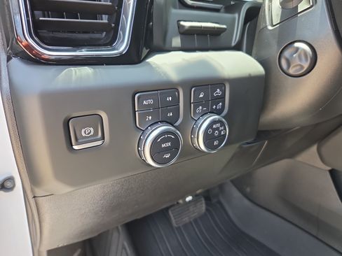 Used 2024 GMC Sierra 1500 Denali w/ Denali Reserve Package AWD/4WD image 17