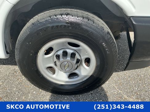 Used 2020 Chevrolet Express 2500 w/ Driver Convenience Package RWD image 9
