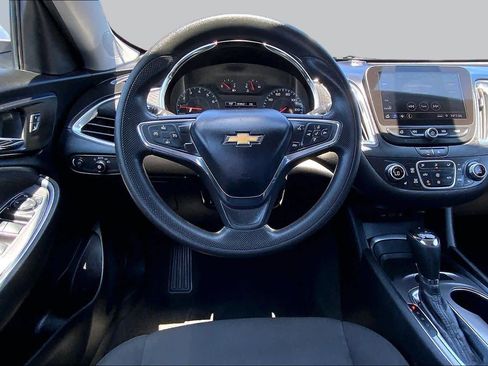 Used 2020 Chevrolet Malibu LT FWD image 6
