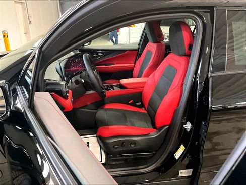 Used 2025 Chevrolet Blazer EV RS image 10