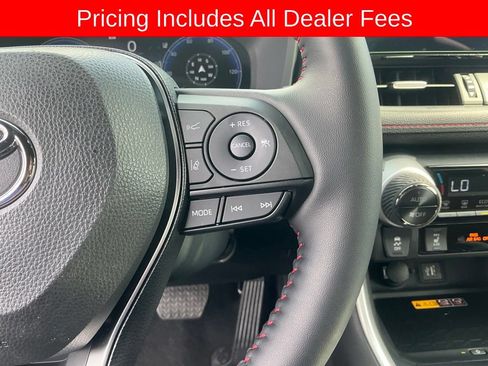 Used 2025 Toyota RAV4 XSE w/ Weather Package AWD/4WD image 15